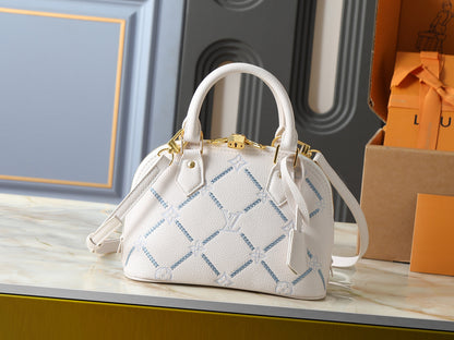 Alma Quartz Handbag