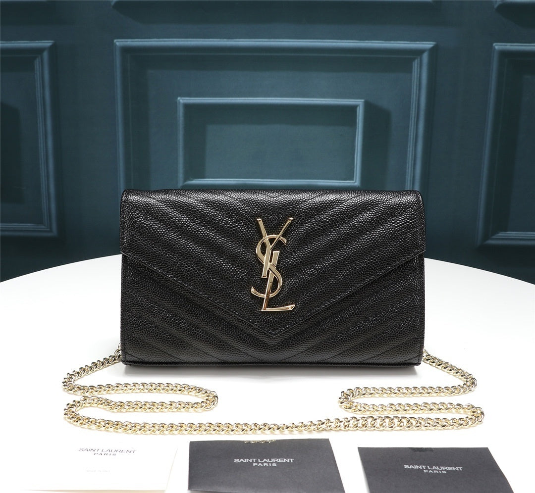 Cassandre Matelassé Chain Wallet