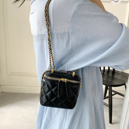 Lingge Chain Bucket Bag