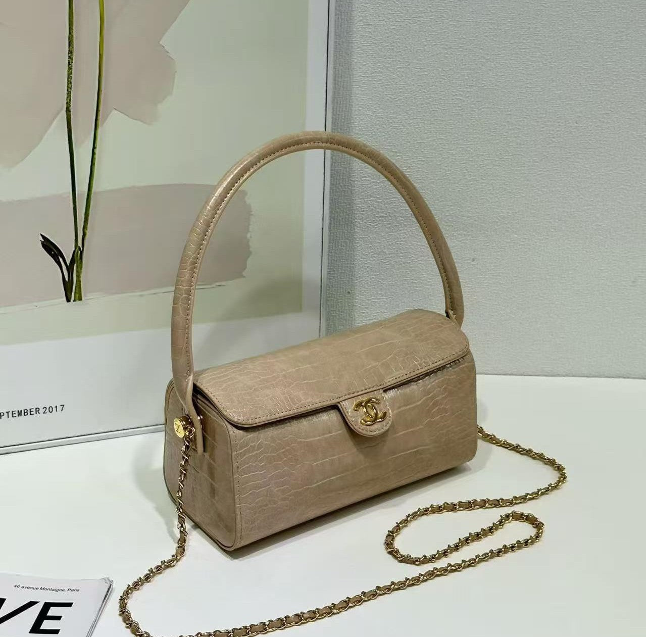 Classic Clutch With Chain
