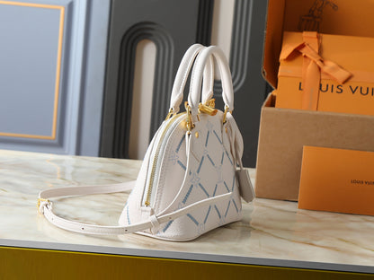 Alma Quartz Handbag