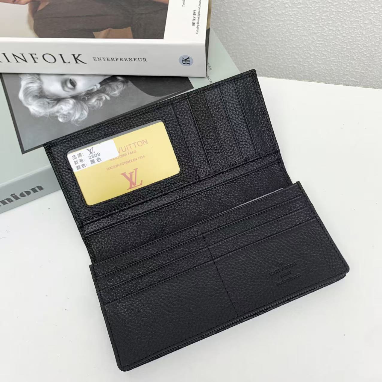 Multiple Wallet Initials