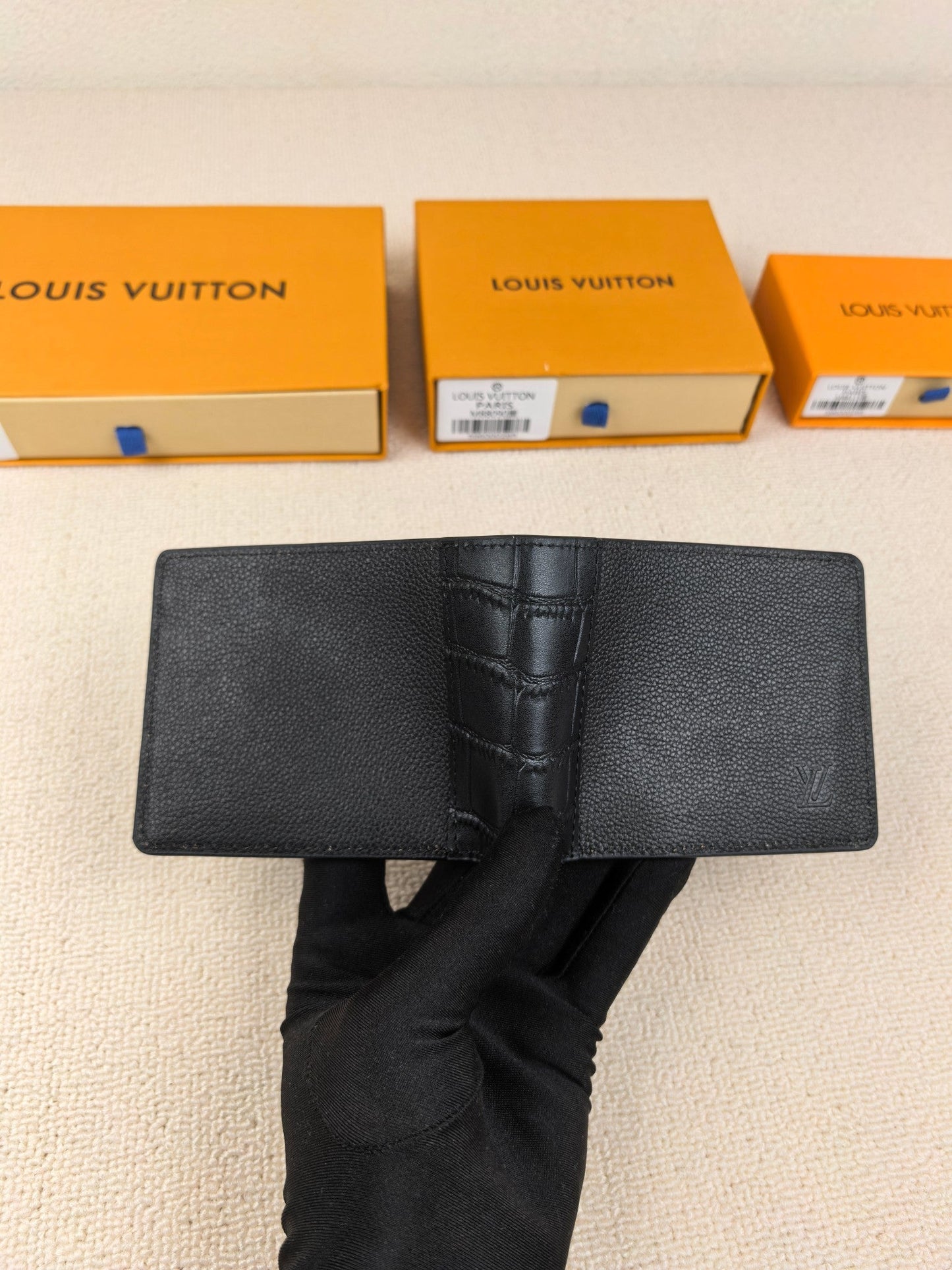 Multiple Wallet Black Aerogram