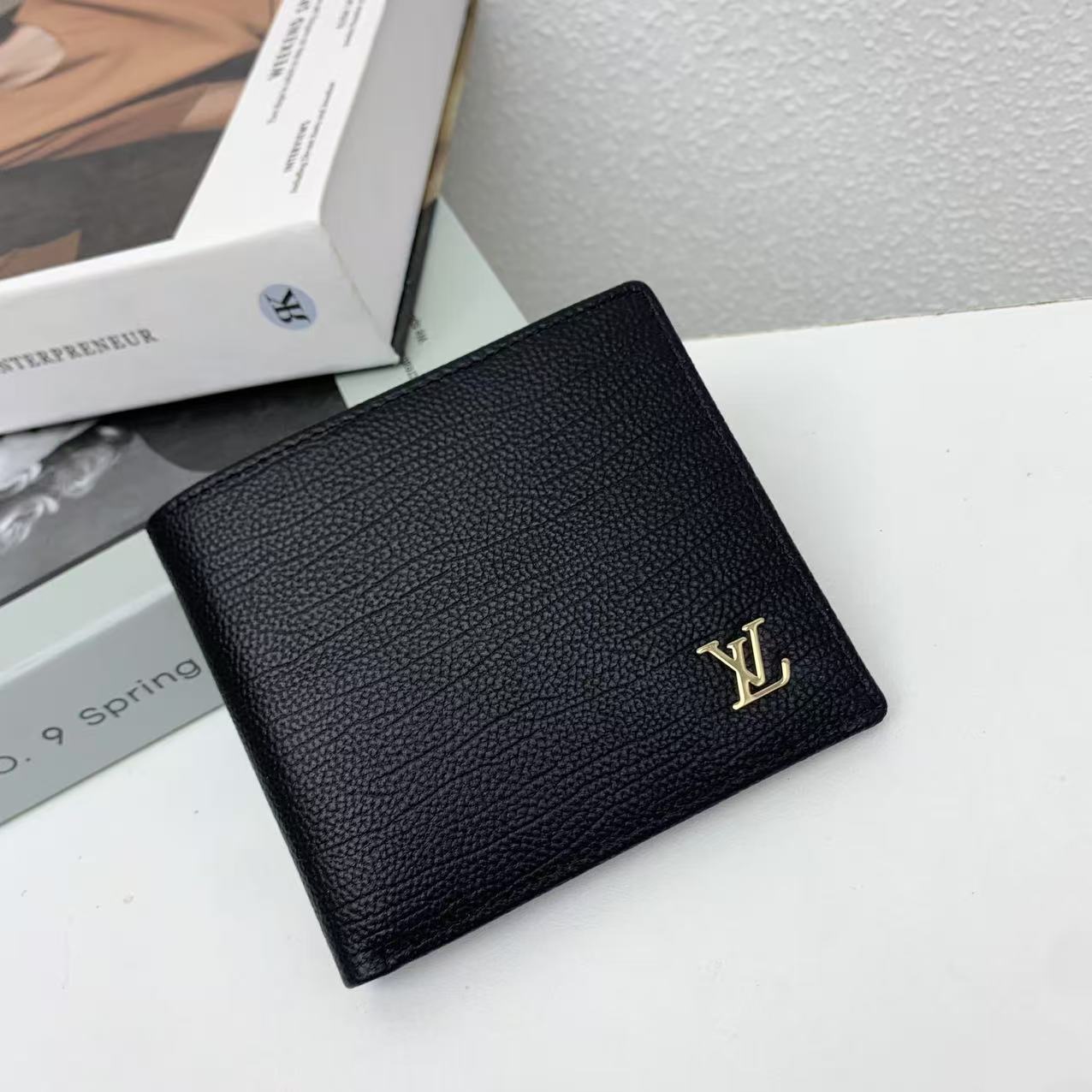Multiple Wallet Initials