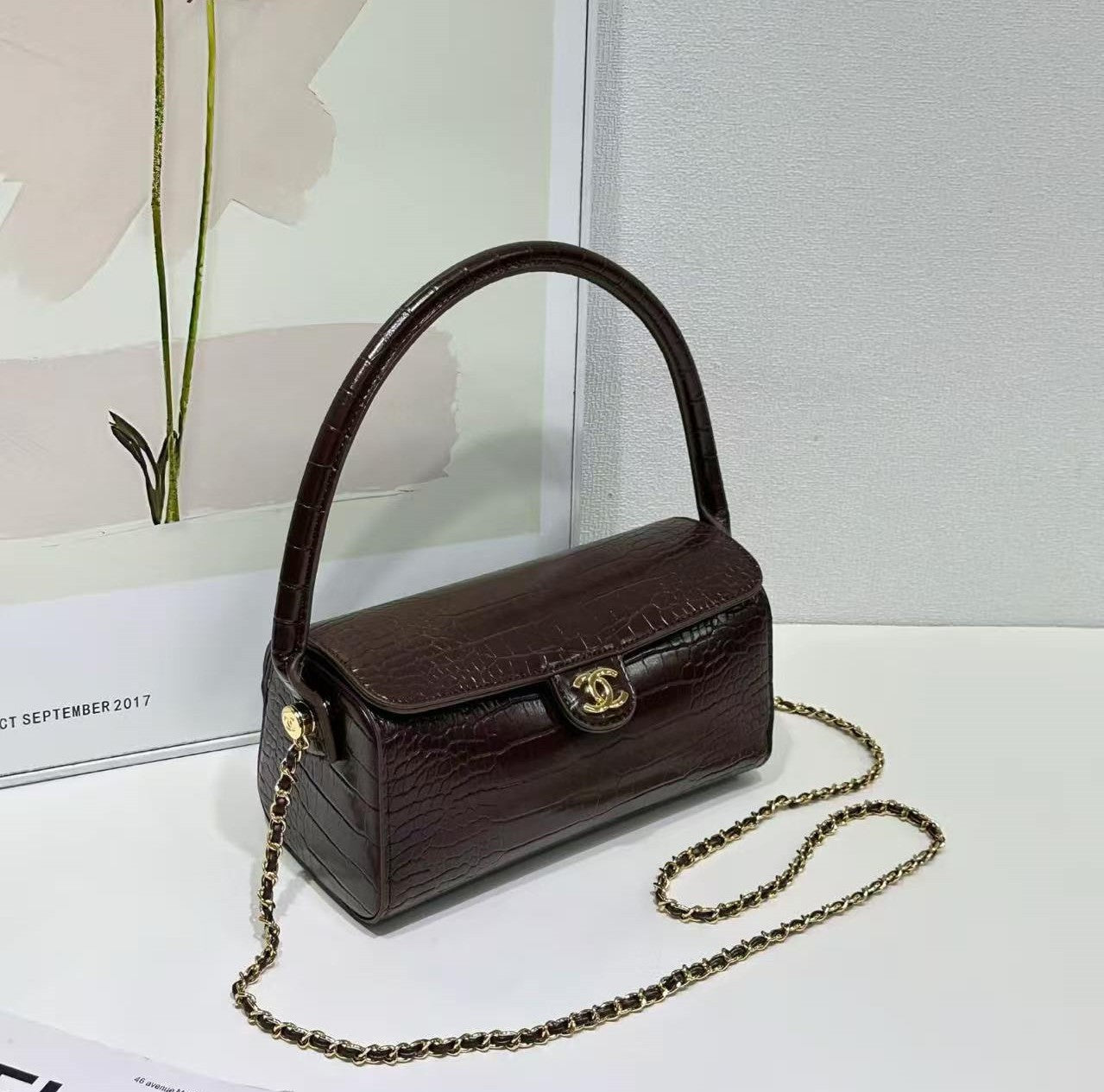 Classic Clutch With Chain