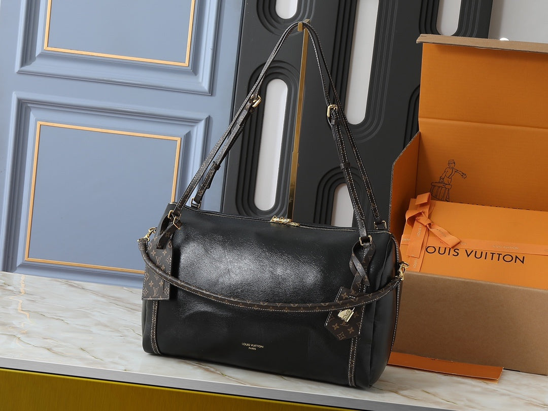 Express PM Black Handbag