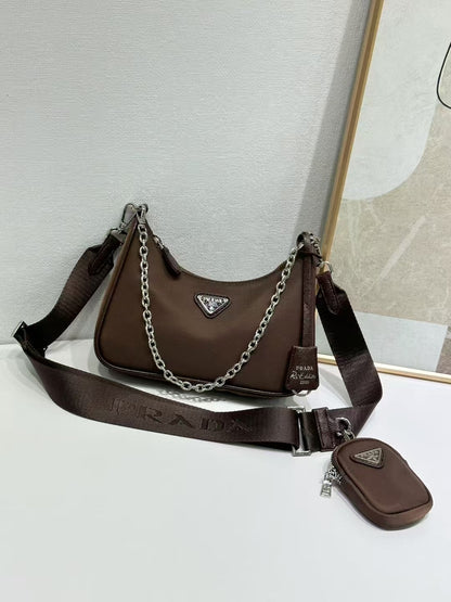 P 2005 Shoulder Bag Re-Edition