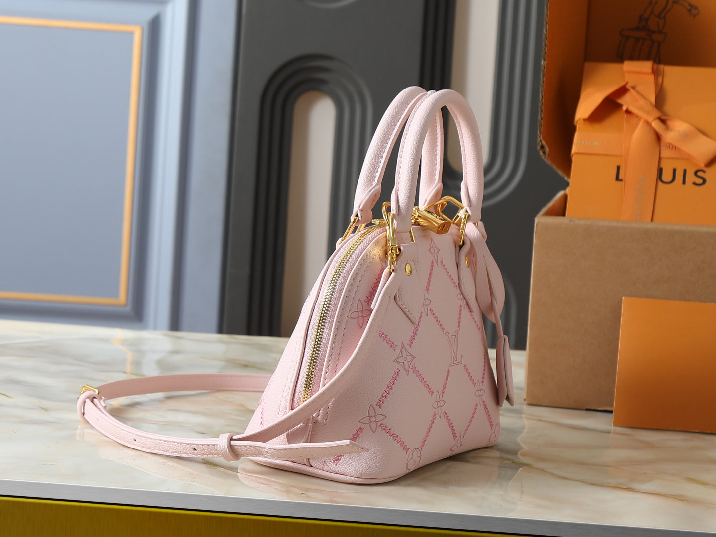 Alma Quartz Handbag