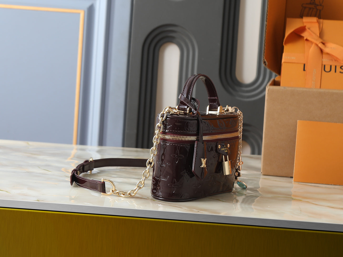 Vanity Chain Pouch