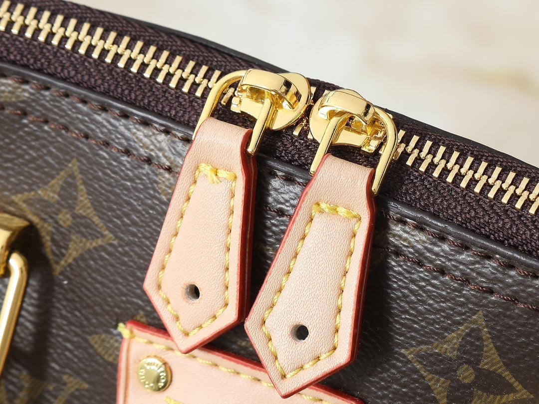 Moon 2020 Alma Handbag
