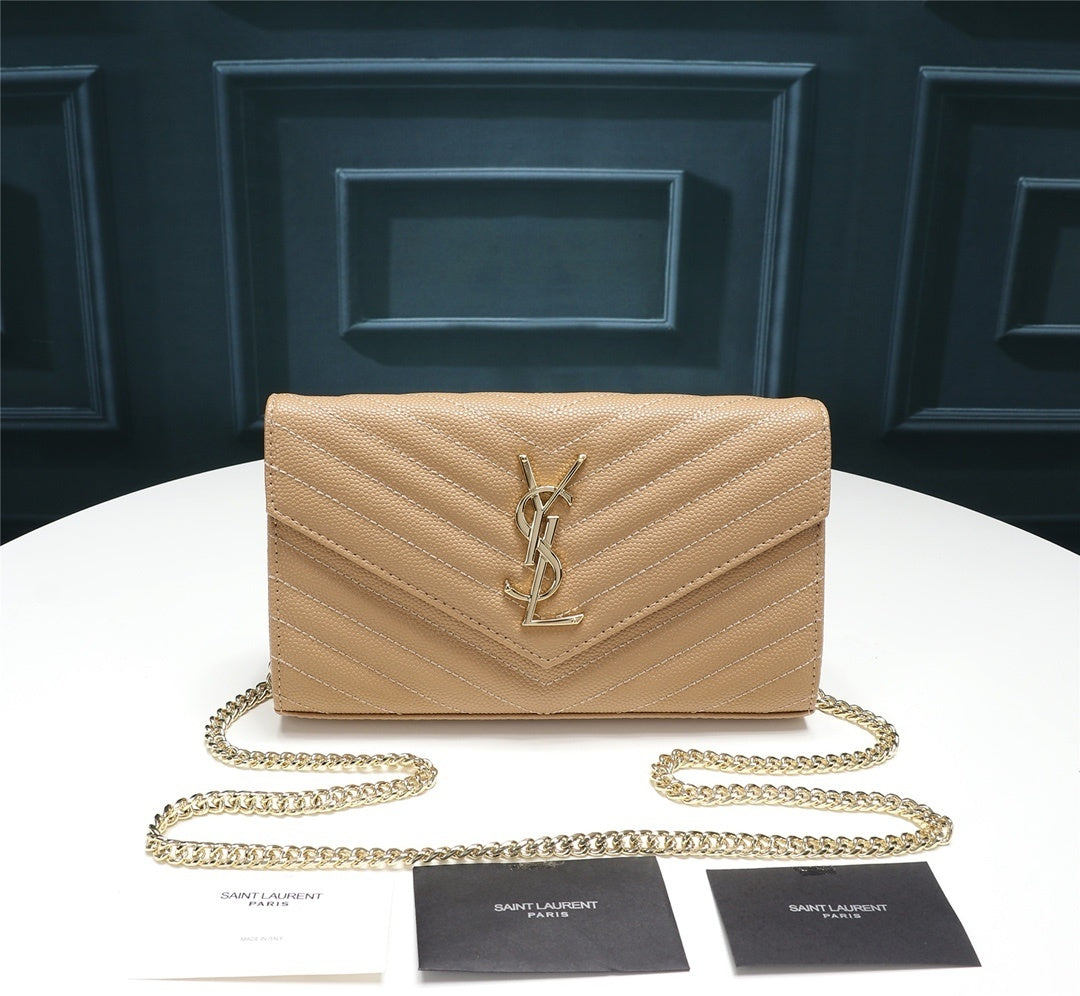 Cassandre Matelassé Chain Wallet