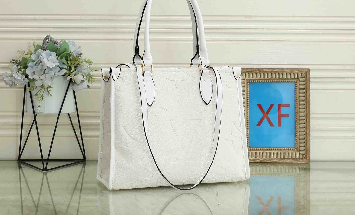OnTheGo Giant Monogram Handbag